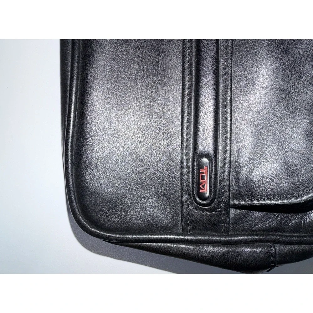 TUMI Clutch Bag Black Leather For Men Second Bag 92104D4 Business Clutch L